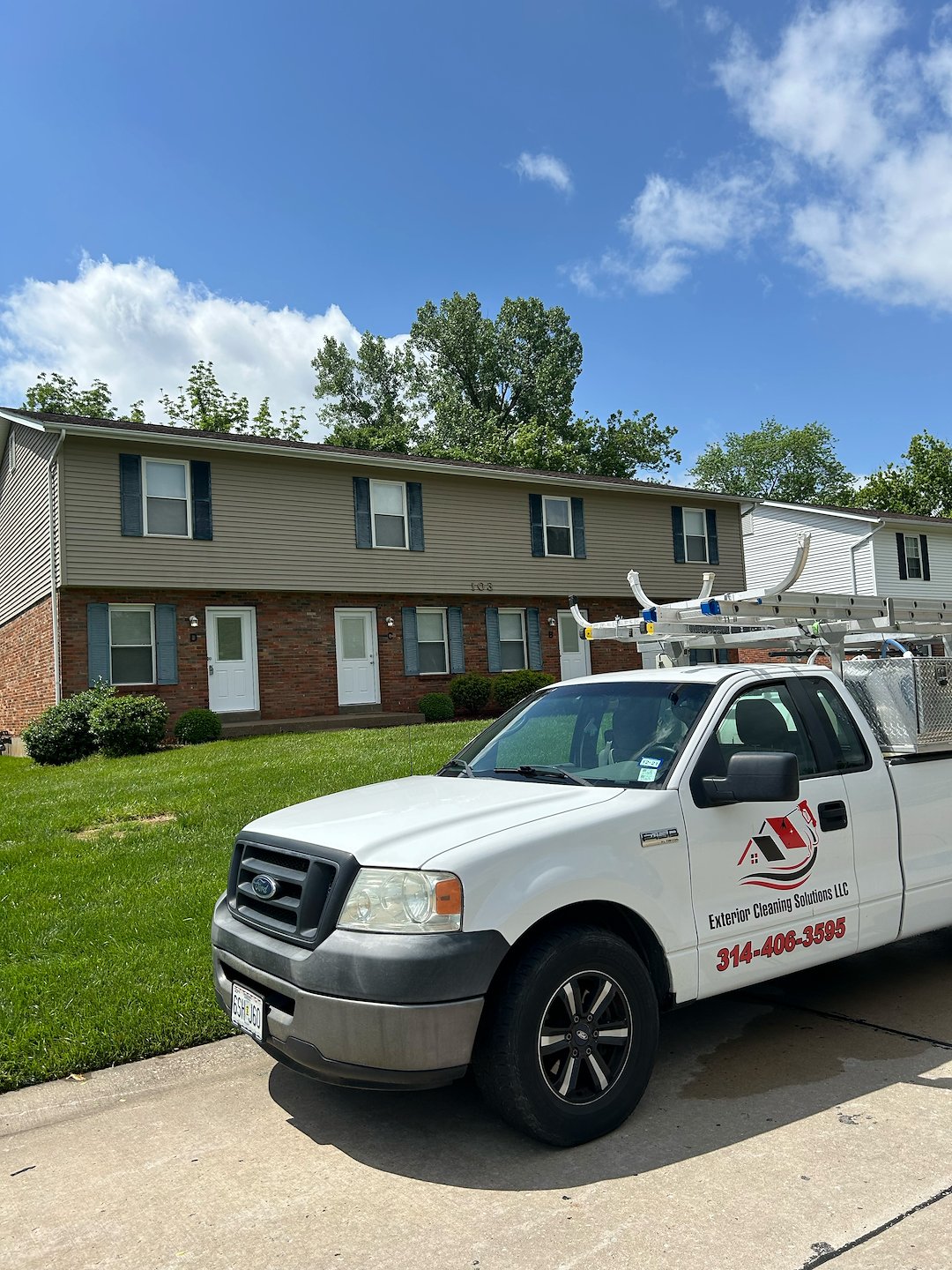 Exterior Apartment Cleaning in St. Peters, Mo